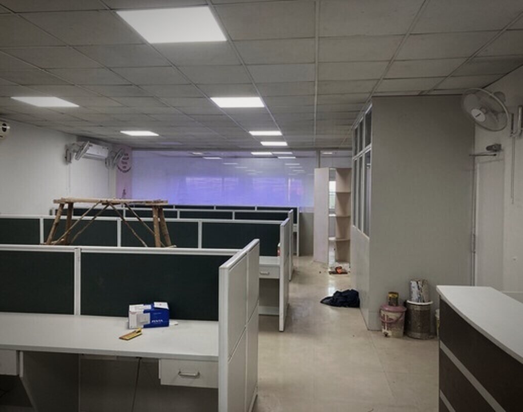 Open workstations during fit-out